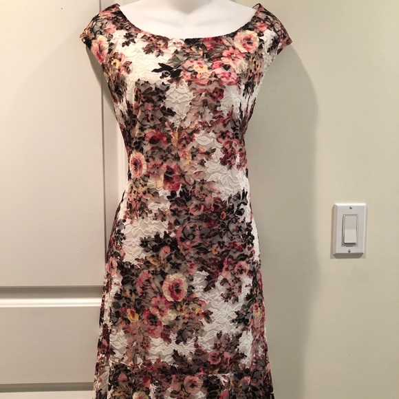 NWOT Connected Brand-Floral embroidered dress sz12 Beautiful Spring/summer dress - Picture 1 of 12